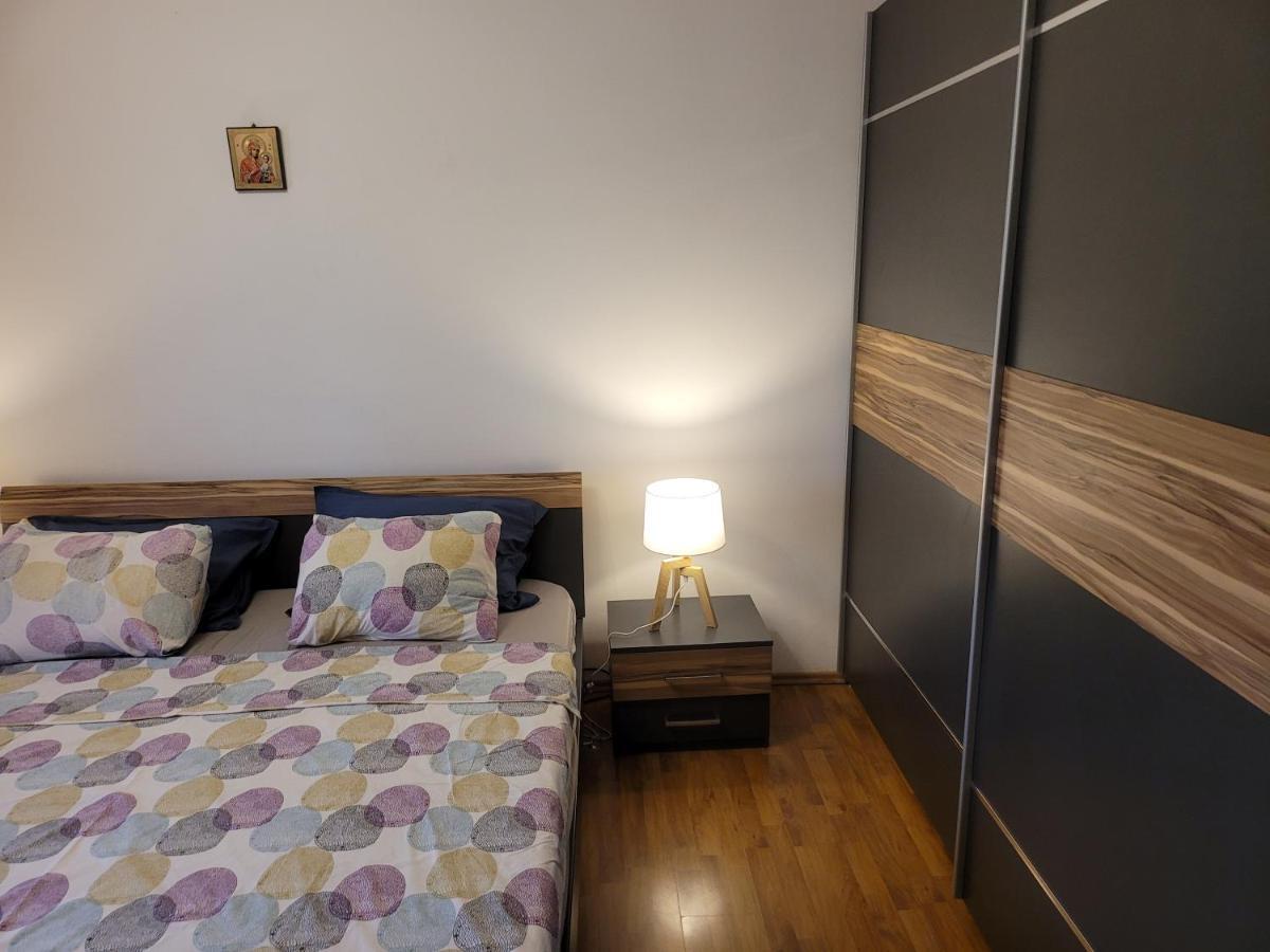Quiet, Relaxing, Family Friendly Appartamento Bucarest Esterno foto