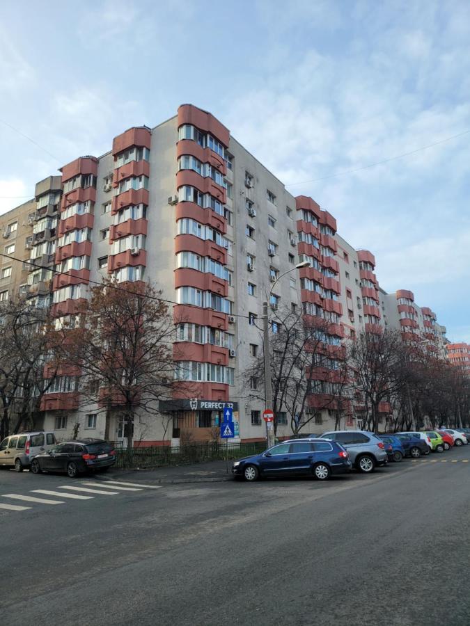 Quiet, Relaxing, Family Friendly Appartamento Bucarest Esterno foto
