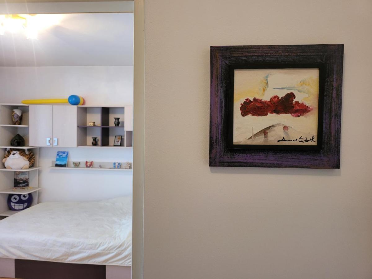 Quiet, Relaxing, Family Friendly Appartamento Bucarest Esterno foto