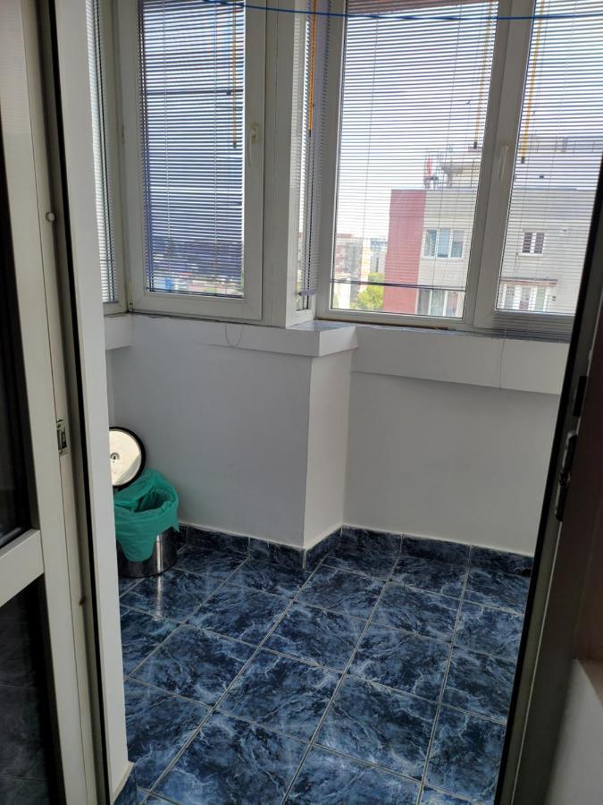 Quiet, Relaxing, Family Friendly Appartamento Bucarest Esterno foto